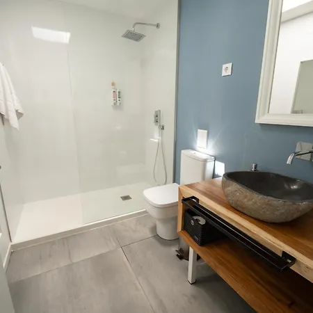 بيت شباب Kyuka Surfclub *